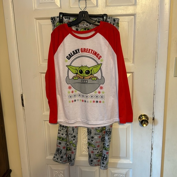 Star Wars Baby Yoda Galaxy Greetings 2 Piece Pajama Set Size XL - Picture 1 of 14